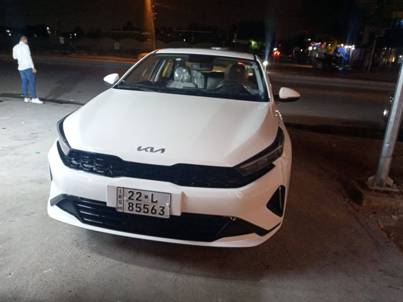 للبيع فقط .. 
كي ثري k3 موديل 2022 محرك 1500cc دبل نوزل المرغوب الفول الباب الاول السيارة كفالة عامة استخدام بسيط جدا 
ماشية 30  km  الف كيلو 
مرقمة بأسمي تحويل مباشر مواصفاتهة :تحكمات استيرن / ٣ انظمة قيادة / ايكو /نورمال / سبورت 
السيارة  اشاير بلمري + شفط /كشنات/ جلد ابيض / بصمة / قطعتين تبريد/ فتحة سلايد / تشغيل عن بعد / شاشة كبيرة فول اندرويد / بجم لد / اشاير بلمري السيارة بيهة دوشمة وارضيات حفر اصلية / مكاني بغداد حي الاعلام للاستفسار اتصل 
***********
