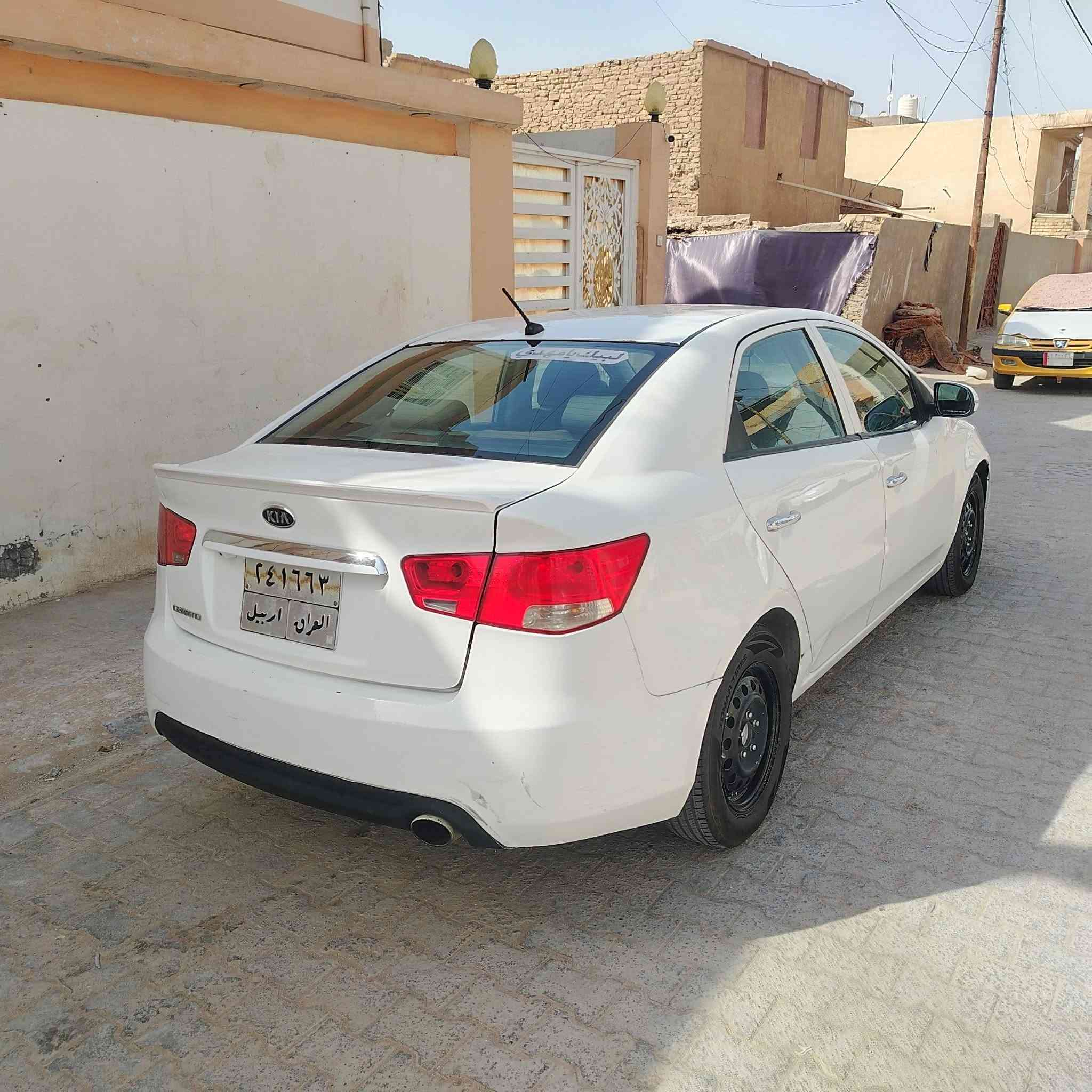 السلام عليكم كيا سيراتو مديل 2012
مواصفات عاديه محرك ١٦٠٠  تبريد حداديه مكينه كير كفاله السياره جاهزه  من كلشي كير ٦ نمر ..مصبوغه حزام شرط بدون حادث فقط الجاملغ الخلفي بيه ضريه صورة الضربه موجوده بالمنشور المكان النجف كوفه ***********.    مكلف بالنشر اتصل وبيك خير وتدلل السعر ٧٥.  وكاله بأسمي تريد وكاله تحويل
