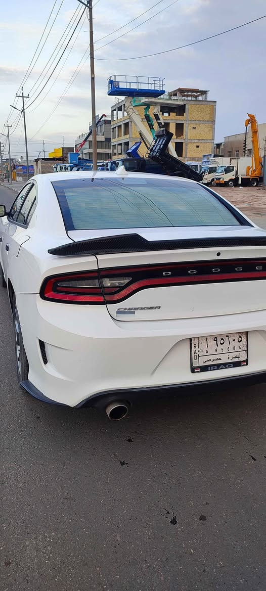 جارجر ابيض موديل 2016 اصل
وارد كندي
Sxt
رقم بصرة باسمي 
بيها باب العبري مبدل ومصبوغ و خشم الجامولغ الأيسر بي تعديل و الداير الخلفي الأيسر بي تعديل 
السونار موجود ويا الصور 
السعر 160 ورقه 
مكان السياره البصرة حي المهندسين 
*********** البصرة, العراق
