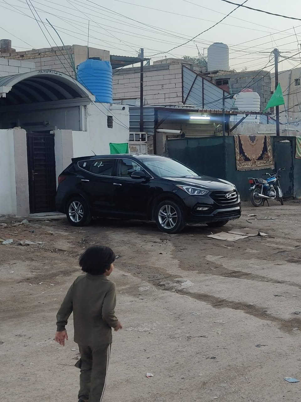 السلام عليكم
سنتافي 2018 وارد امريكي 4 سلندر 
ماشيه 99 الف
حادثهه موجود بالصور ماعندي سونار ..
122 وبيهه مجال للشراي 
بأسمي رقم ناصريه تحويل مباشر 

*********** 
واتس اب فقط
