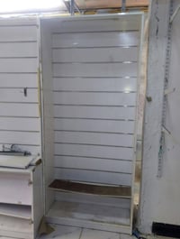رفوف • فاترينات ٣ • مليكانه ٣٠