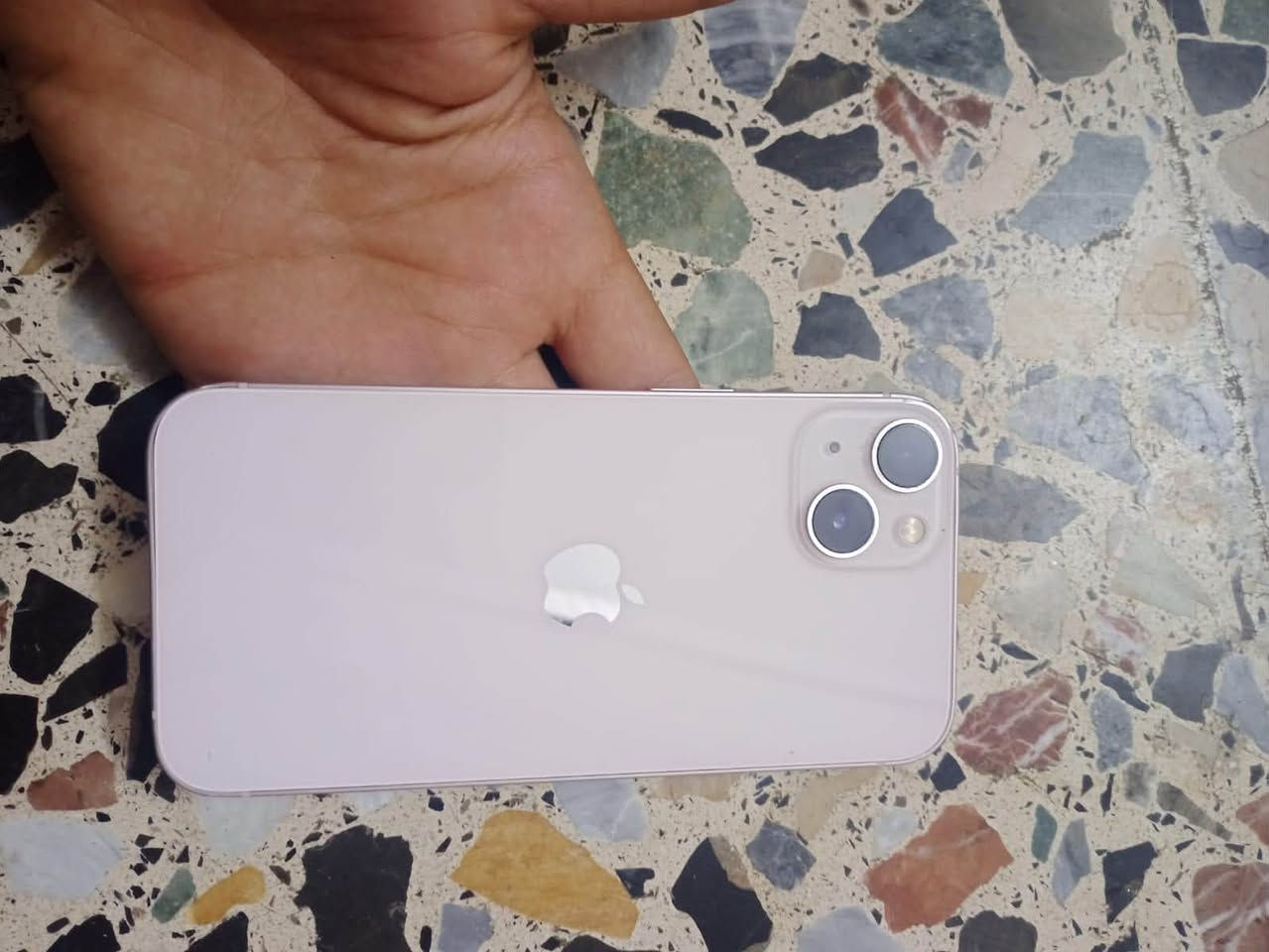 ايفون ١٣ ؏َـاديہَ
ححبيبى الجهاز كلش نضيف بس بي هاذني ضربتين وشاشه مبدله بس اصليه بطاريه 79لا مبدله ولا مرفوعه والذاكره ١٢٨ فيس ايدي شغال كلشي شغال والسعر
٣٥٠ وبي مجال عندك استفسارع هاذه الرقمي ***********مكاني بـــغــداↄ بلديات
