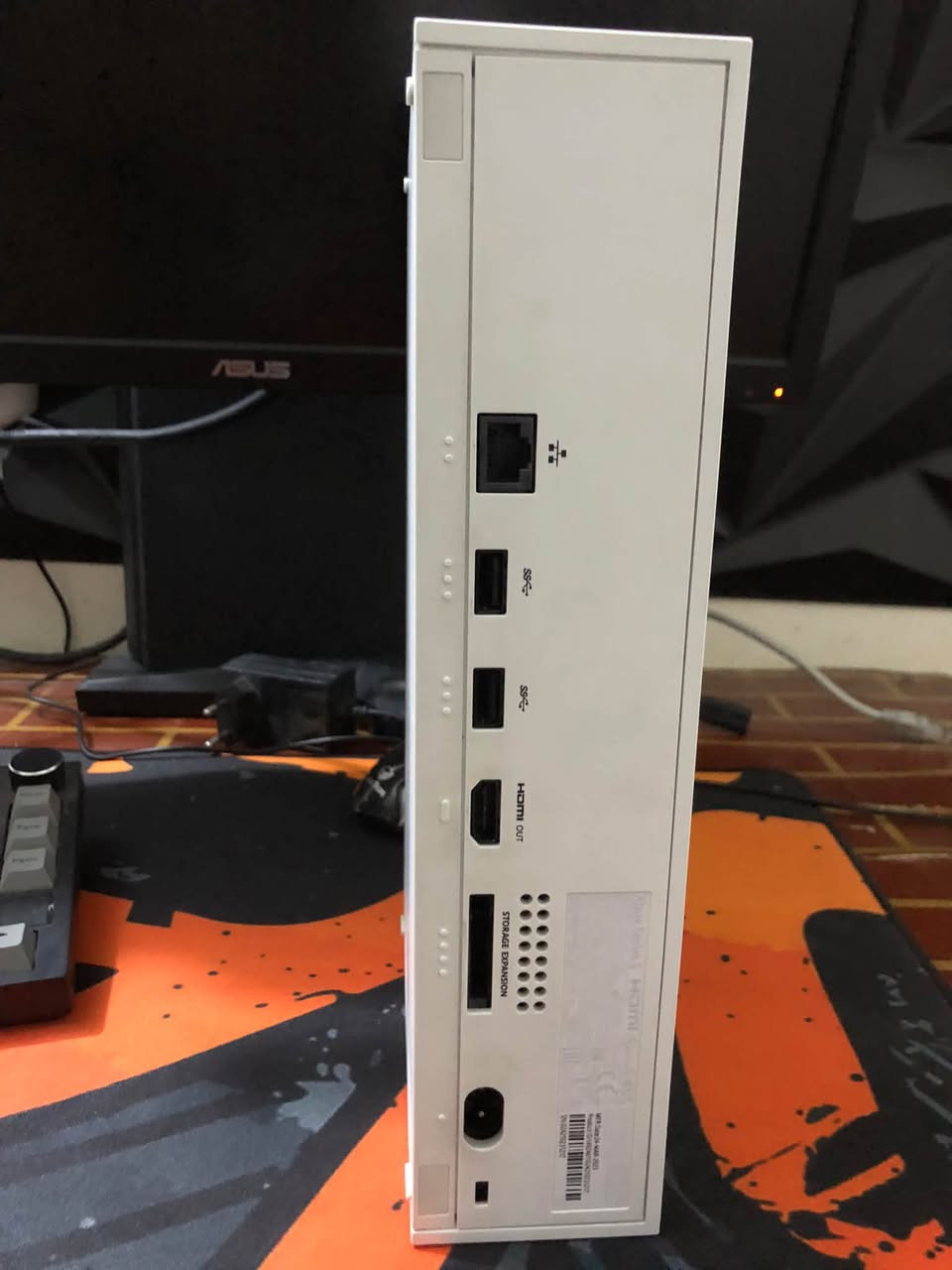 سيرس اس اصدار 23 للبيع  نضيف جدا وياه يدة اصلية وحساب بي امونق اس و كول اوف ديوتي  سعرة 400 الف

شاشتين للبيع ثنينهن ٧٥ هيرتز سعرهن ١٢٠ الف

كيبورد اجازا جديد بلكارتونة ابو الشاشة 45  الف

ستاند هيدرولك ابيض شاشتين تشد علية 40 الف 

مكاني بغداد شهداء البياع وعندي محل تكدر تجي تفحص يمي وتجيكة وتاخذة وموجود توصيل فقط بغداد للاماكن القريبة ***********
