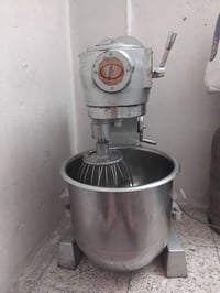 خلاط مستعمل للبيع 07712906818