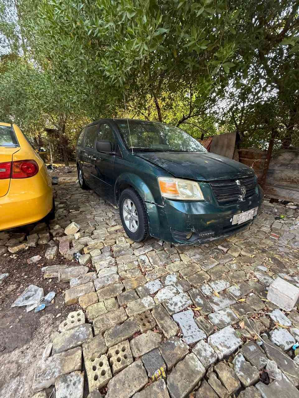 السلام عليكم دوج كرفان 2009 رقم بغداد السياره كير محرك تبريد تايرات كلهه جدد داخلهه نضيف راعيهه متوفي مابيهه تحويل  مكاني بغداد الحسينيه *********** السعر 65 وبيهه مجال
