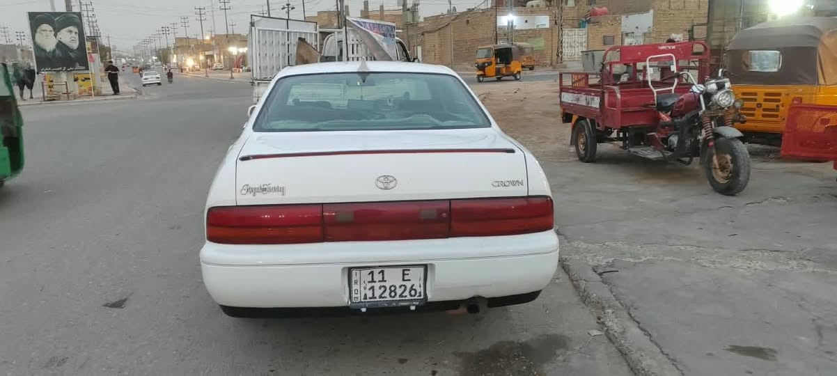 السلام عليكم
بطه كراون 1992 رقم بغداد انكليزي مشروع وطني سنوية لل 28 باسمي
كفاله عامه اصوليات والضربه والصبغ
كير محرك 3000 ديلكو حداديه  تبريد 🥶
تخم تاير 4 جديد، ادامه منظومة بانزين والماي سنتر لوك ريمون كهربائيات كلهه شغاله  شرط ولا كلوب مشتغل ب عينه سياره نظيفه وشرط احلئ من الصور وترايك 180 وين متريد
مكانه العماره
السعر 59 وبيه مجال قليل الاتصال *********** واني خادم
