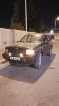 شيروكي ٢٠٠٠ • مكينة ٢٫٥ • رقم انبار