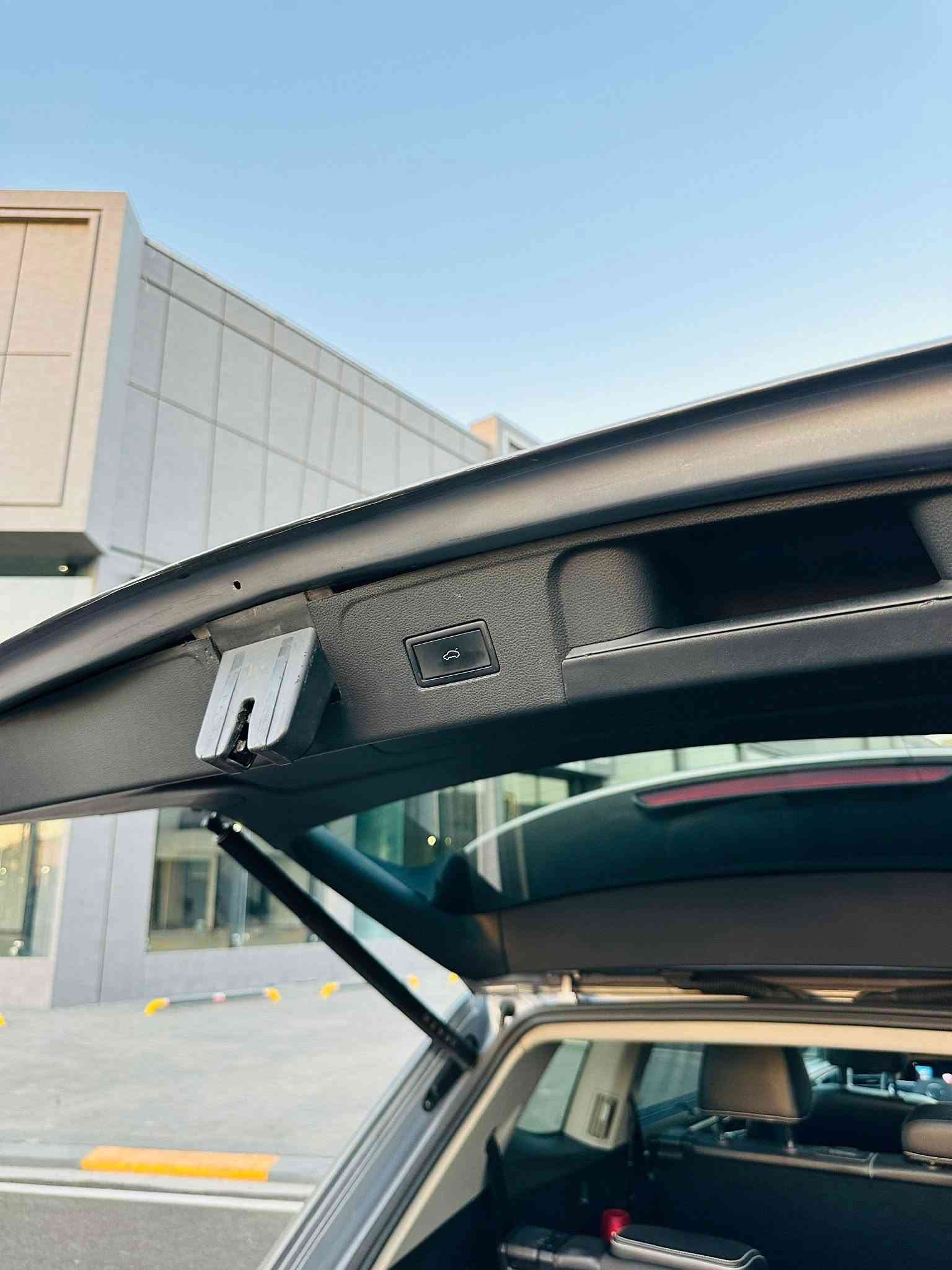 تفليش الاسعار و بسعر توسان و اقل اتحدى اذا اكو بنفس السعر و المواصفات و سبعة راكب و فول😨🔥

⚜️ Volkswagen Atlas Family SE 2024 ⚜️

للبيع فقط و سعر جداً مناسبة و جوة سوك شرط ما تلكى نفس سعر و نفس نضافة 💯

اخوان السيارة وارد امريكي بيها بوند و جملغ و صندوق صبغ شاصي  و لغود و بطانة بشرط فقط حوض بيها شوية ارباك كله سليم يعني ارباكات كلهم موجودة 😍💯

موديل : 2024 
ماشية : 30 الف ميل فقط 😍💯
محرك : 4 سلندر بانزين 20 تيربو 💯
لون : سلفر
رقم شاصي : 1V2HR2CA3RC548223

رقم السيارة : اربيل الجديدة
مكان السيارة : اربيل شارع ٦٠ 📍
رقم موبايل و واتساب : 

***********
***********

سعر السيارة : 205$ 💰😨ورقه نهايته قفل ❌ ‼️ و اتحدى اذا اكو نفس موديل و مواصفات بهذا السعر تروح تجيك سوك كله اذا مو بسعر ٢٠٢١ لا ترضى 💯

مواصفات فول عدا الفتحى يعني كشنات تدفئة و ابريد و دبل اكسل و شغال و تشغيل عن بعد و شحن وايرليس و رادارات ٣٦٠ درجة و كشنات خزن و صدوق كهربائي و حساسات امامي و خلفية و بريك لمس و اوتو ستارت ستوب و تبريد و شاشة و تحكمات كله لمس و بيبان كله بصمة و لايتات ليد و دوارة ويا الستيرن و شفتات ستيرن و بردات خلفية و ٧ راكب و قيادة ذاتية و فول الفول عدا الفتحة 💯😁

فحص و هزة و سنوية و الرقم كله جديد تحويل او وكاله نفس الدقيقة 💯

صدر تخم تاير تبريد كهربائي و محرك و گير و شنو ببالك شكو ببالك كله كفالة  تراي مالته للتركيا 💯❤️
