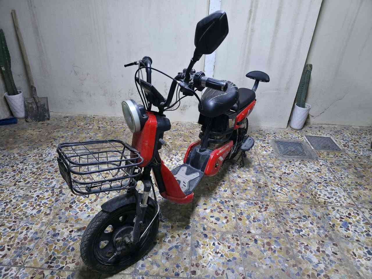 سلام عليكم 
ماطور شحن 
ما بي أي عطل غراضو كاملة  بايدار وطفاريات موجودة كامل
سعرو 180 وبي مجال 
***********
واتساب @z6_7h
