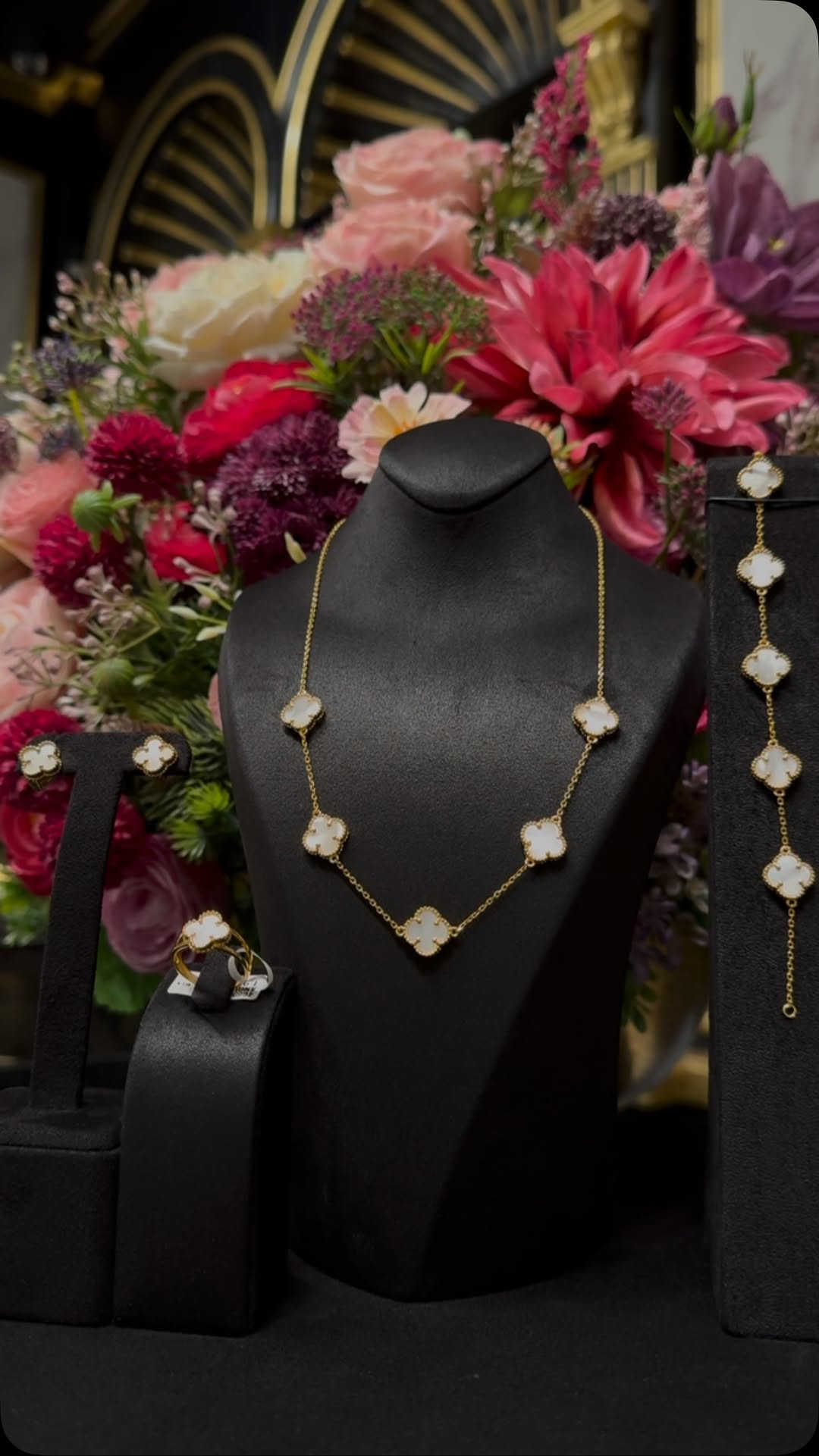 21k—20.56gram

Set4

#gold #jewelry #diamond #kurdistan #watch
