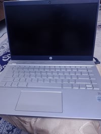 لابتوب HP Pavilion 14 نظيف جداً بحالة الممتاز (مناسب للدراسة، الهندسة،...