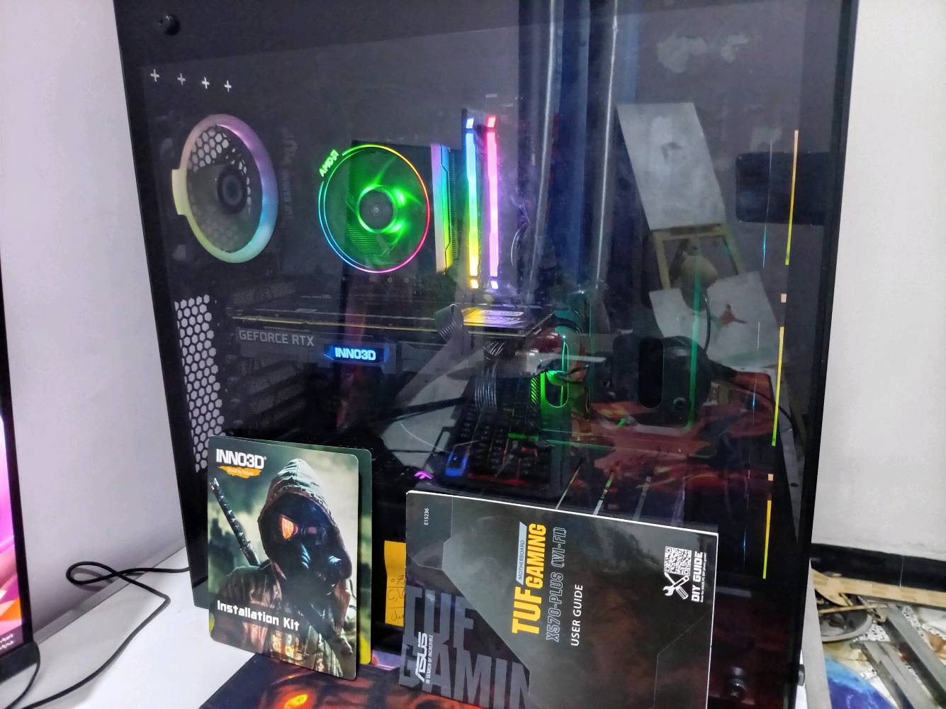 🎮 للبيع — سيت أب Gaming كامل
🖥️ مواصفات الـPC:
🎮 GPU: NVIDIA RTX 2080 8GB
🧠 CPU: AMD Ryzen 7 3700X — 8 Cores / 16 Threads
🧩 Motherboard: ASUS TUF Gaming X570-Plus (Wi-Fi)
💾 RAM: 16GB DDR4
⚡ SSD: Kingston A400 480GB
💽 HDD: Seagate 2TB
🔌 PSU: HyperK 700W
🖥️ Case: GAMEMAX

🎮 الملحقات:
🖥️ شاشة  144Hz
🖱️ ماوس
⌨️ كيبورد
🎧 سماعة Gaming 
🖱️ Mouse Pad
🪵 طبلة / مكتب السيت أب

⚠️ ملاحظات مهمة:
كرت RTX 2080 بي مشكلة تعريف، وتم فحصه من قبل فني مختص، والمشكلة قابلة للإصلاح حسب الفحص.
جميع القطع الأخرى تم فحصها وهي بحالة 
سليمة وتعمل بشكل طبيعي.
 
( للي كول السعر هواي على كرت بي مشكلة ترى الكرت حاسبة على ١٠٠ ويمكن اقل واذا يتصلح يصير سعر التجميعة أكثر من مليون ) 

📍 الموقع: بغداد — حي البتول
🚫 لا يوجد توصيل
📦 السعر جدا مناسب وغير قابل للتفاوض