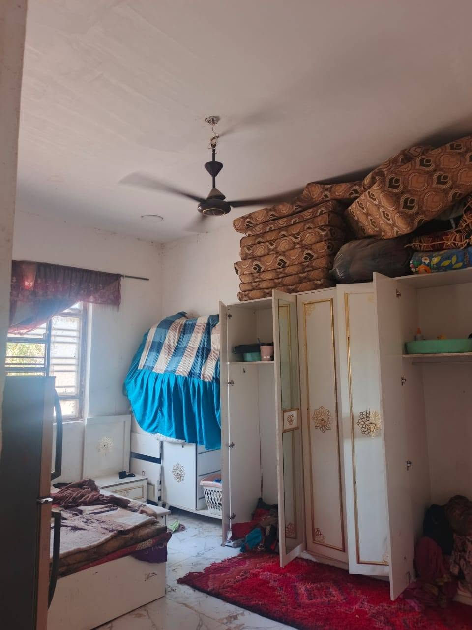 بيت للبيع زراعي مساحه 1100 متر مربع شارع شارعين
حي جوادين نزله ثالثه غريب جدا على شارع رئيسي 

بيت يحتوي على 3 غرف نوم مع صاله 7متر ديوانيه 7متر مطبخ 4في 5 مع صحيات داخلية وخارجية حوش كبير 800متر له بابين كل باب على شارع 

بيت سقف كونكريت مسلح 

سعر 85 وبيها مجال للطيبين 

ناصرية داخل المركز حي جوادين نزله ثالثه 

***********
