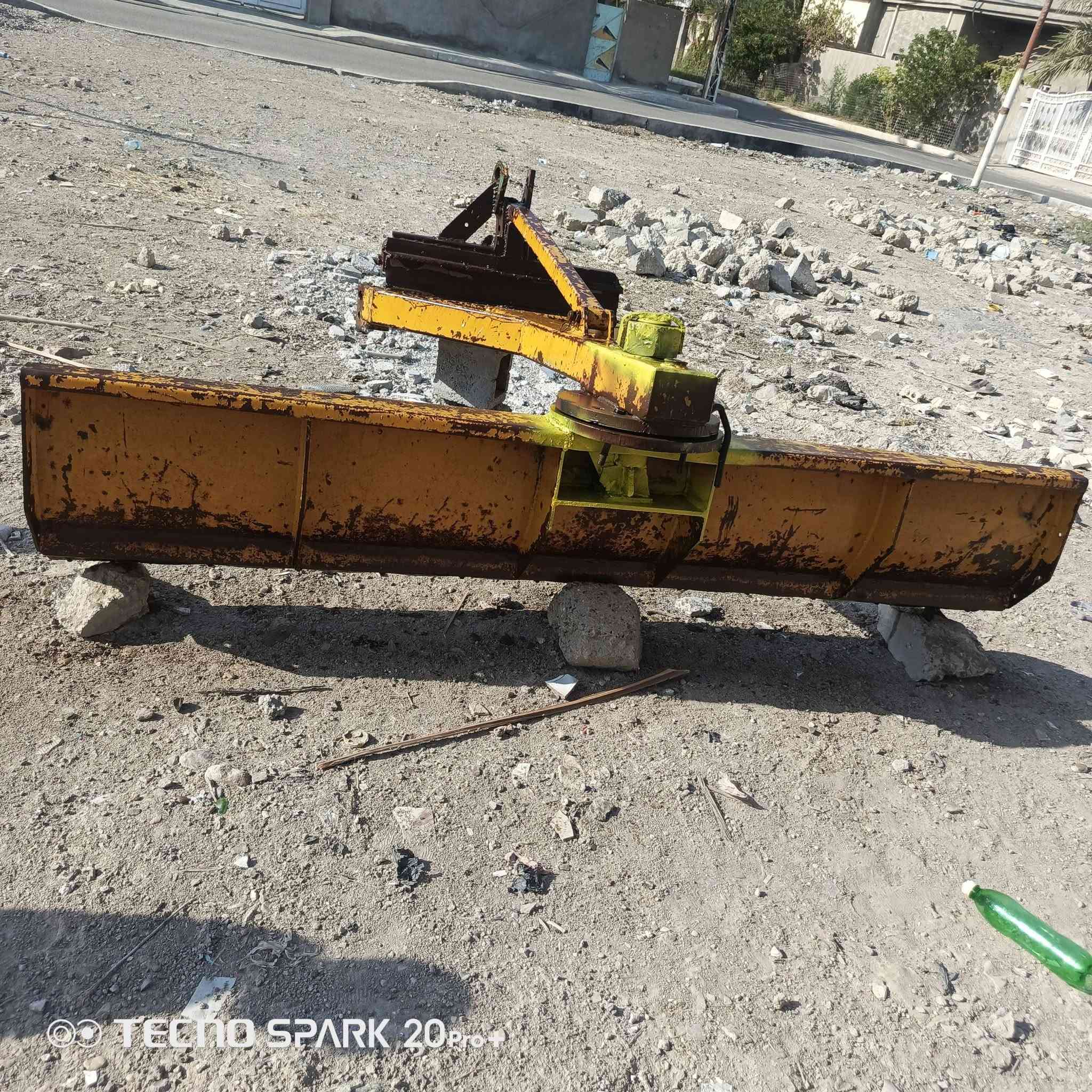 سلام عليكم..سجين مآل دبل للبيع مكان ديالى بلدروز سعره 750 ألف وبيه مجال الاستفسار أكثر ***********

نص مكتوب في الصور:
- TECNO SPARK 20 Pro+
- TECNO SPARK 20 Pro