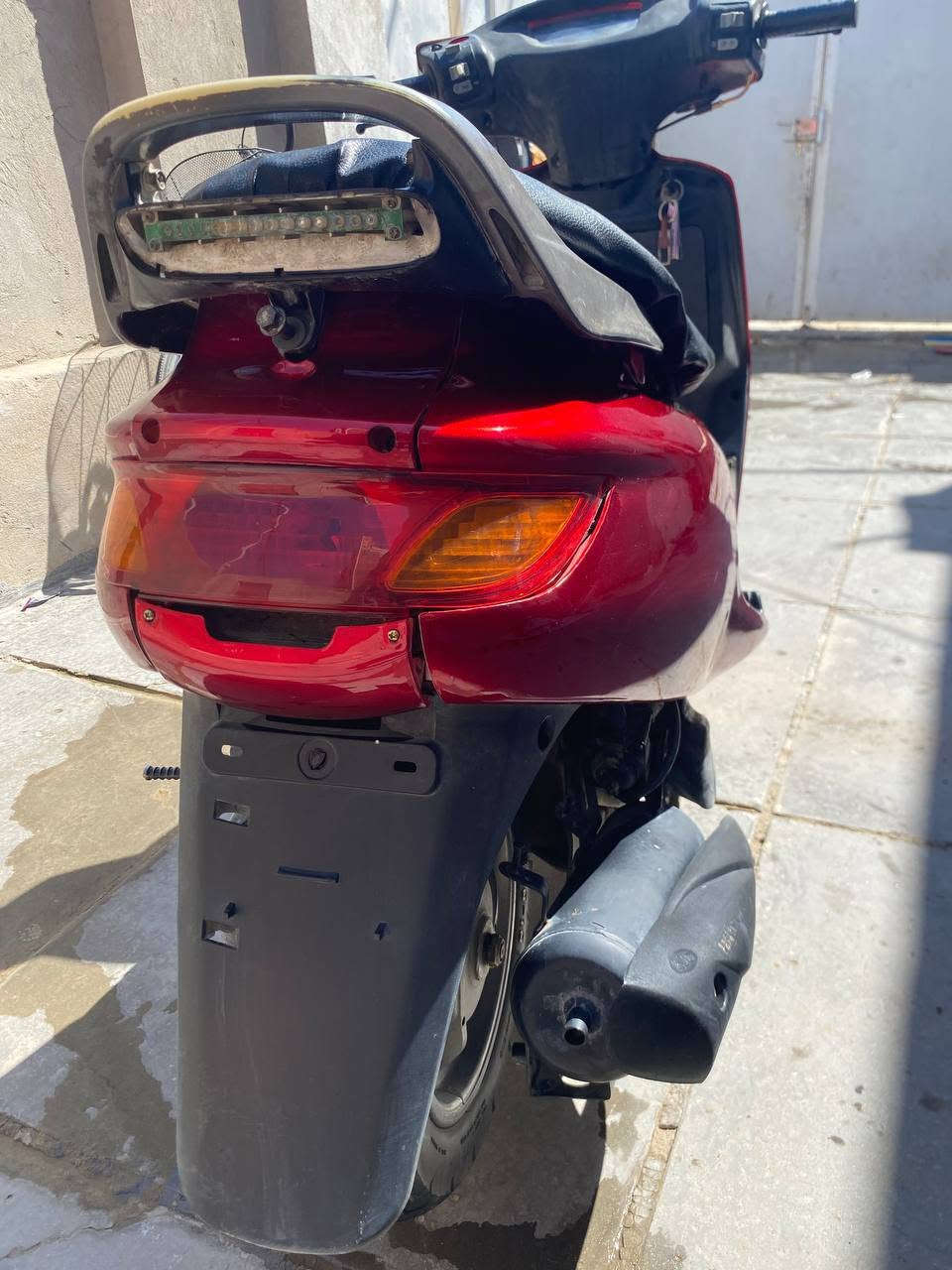 سلام عليكم للبيع دراجه فراشه ابلادي سلف وهندر  مكينه (مفتوحه)( مبدله مسطره زنجيل وبستم ) كهربائيات كله شغاله عداد سرعه لايتات امامي خلفي اشاير كله شغال دبلات خلفي شغالات كشن ابلاد قفل جنطه جك نص جك صفح ابلاد  السعر 350 وبيها مجال ***********
