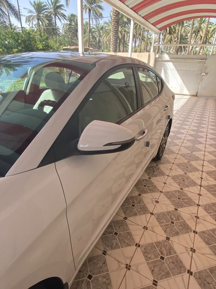 💎هونداي النترا         2020    ELANTRA. 

  

💎 رقم بغداد   

      خليجي     المواصفات مكفولة جديده 

💎سلايد - فتحة.                   السعر 175

         ‏ماشيه 55 

💎محرك 2000cc    

💎حساس  امامي خلفي  

💎كاميرا  أمامي خلفي    

💎شاشةكبيره اندرويد 

💎تحكم أستيرن 

💎وضعيات قيادة متعدده ٣ وضعيات

💎_ عادي وسبورت وذكي

   💎مري شفط نضام ترحيب 

💎صندوق بصمه ذكي

💎لد نهاري 

💎تبريد قطعتين

💎ويل كب/ويل كروم/ويل 17

💎داخل جلد لونين    

💎مدخل AUX+USB/بلوتوث...

💎 شاشه عطلات 

💎للاستفسار اكثر  الاتصال ع 

☎️    ☎️    ☎️

***********
