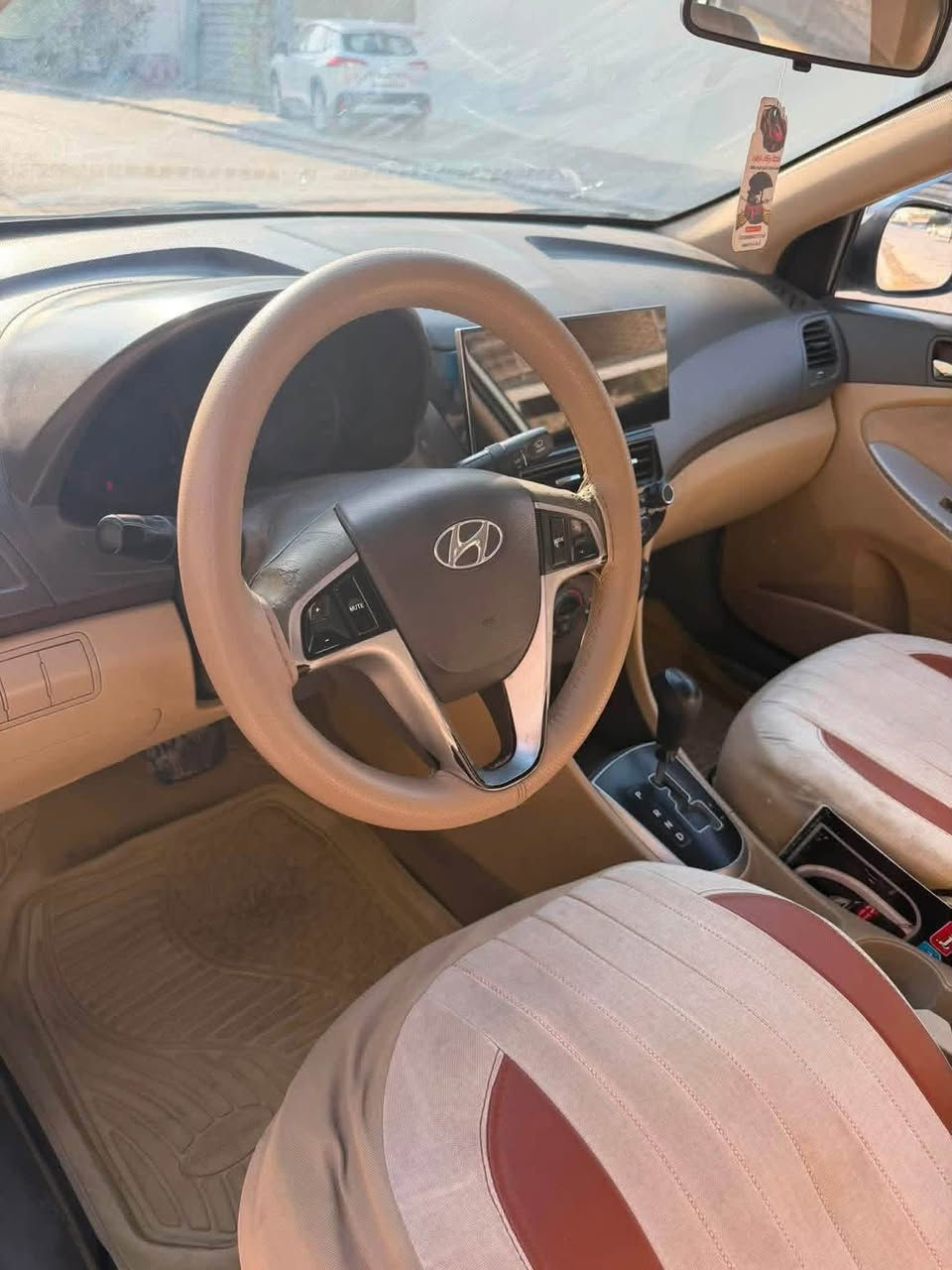 اكسنت • ٢٠١٥ • رقم نجف