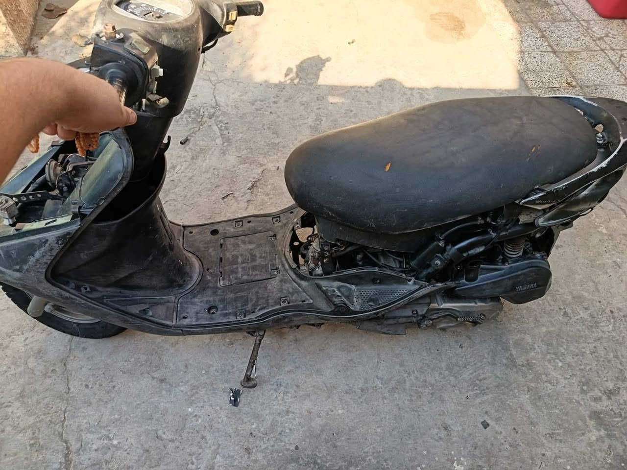 سلام عليكم دراجه بريز بلاديه شغاله صولنصه مالته طاكه السعر 275 العنوان بغداد شارع فلسطين ***********
