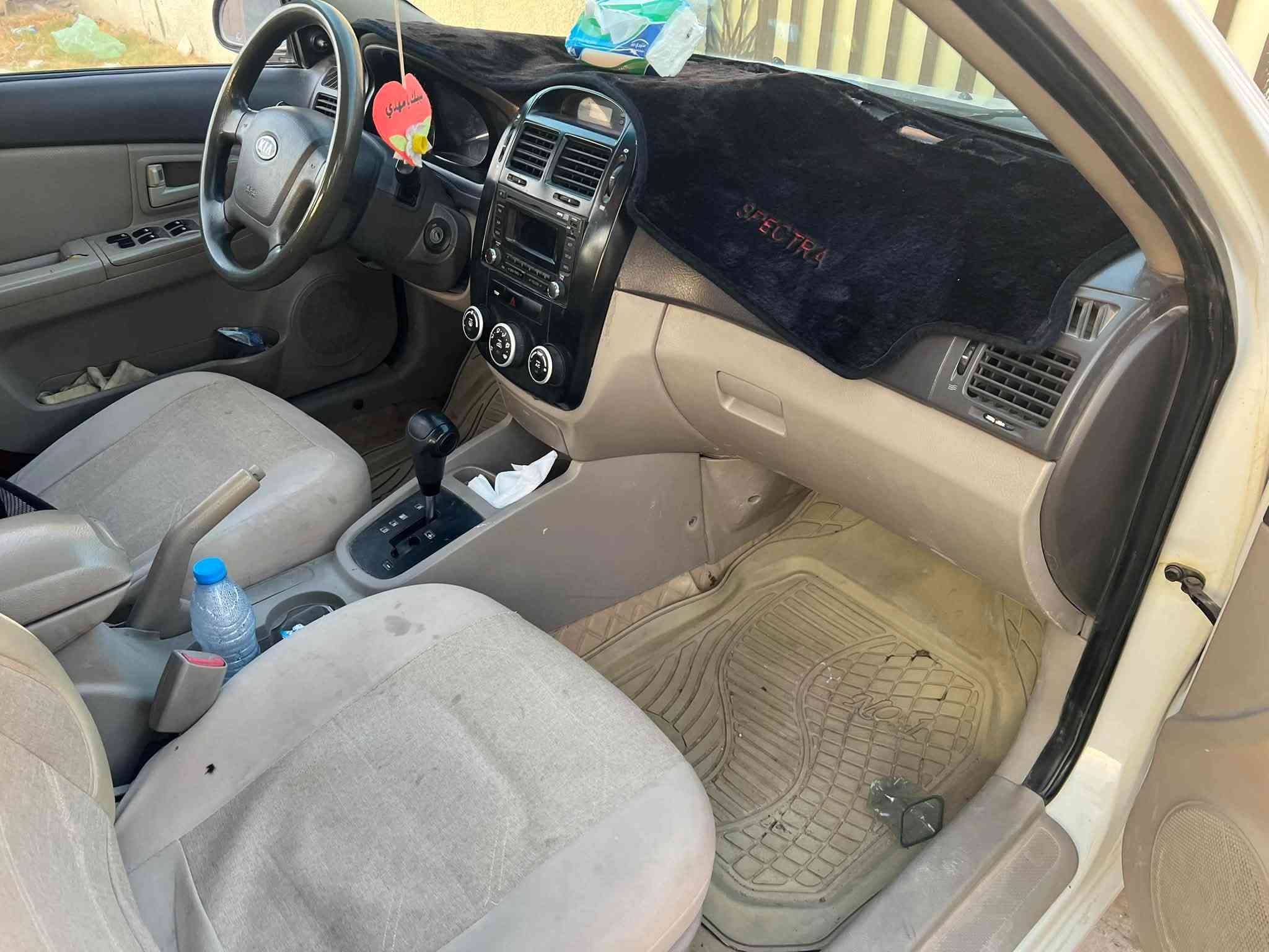 السلام عليكم الحلال للبيع 2008 خليجي دكشن عالي بيها صبغ باب خلفي وربع جاملغ  تخم تاير حداديه تبريد ثلج رقم دولي بسمي هزه جديده *********** سياره حيل نضيفه مال دكتور
