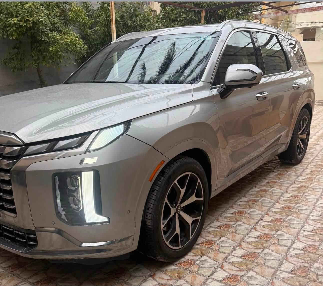 سياره بليسايد
موديل 24 كاليكرافي وارد امريكي كلين تايتل رقم بغداد بأسمي 

تحويل ثاني يوم ***********

سعرها 33 الف دولار
