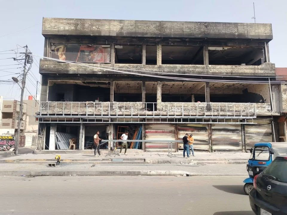 **السلام عليكم ورحمة الله وبركاته**
### 🏢 شركة أرامكو لوجهات المباني الحديثة
> **تميز، فخامة، ودقة في التنفيذ**
> 
#### 🛠️ خدماتنا المتميزة وتشمل:
 * **تغليف الواجهات بورسلين فرونتك (Frontek):** تركيب احترافي بأحدث الأنظمة لضمان العزل والجمالية الفائقة.
 * **تغليف واجهات كوتا (Kotta):** لمسة عصرية تعطي المبنى طابعاً معمارياً فريداً.
 * **تنفيذ وتجهيز كافة الأنظمة الحديثة:** للواجهات الخارجية بجودة تطابق المواصفات العالمية.
#### 📍 مواقعنا وفروعنا:
 * **الفرع الرئيسي:** بغداد - ساحة النصر
 * **الفرع الثاني:** كربلاء المقدسة - شارع الروضتين
#### 📞 للاستفسار والتواصل المباشر:
 * 📱 ***************
 * 📱 ***************
 * 📱 ***************
**مع الشكر والتقدير للجميع، وأتمنى التوفيق للجميع.**
