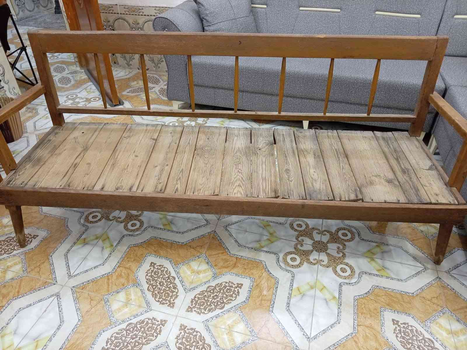 كراسي • للبيع