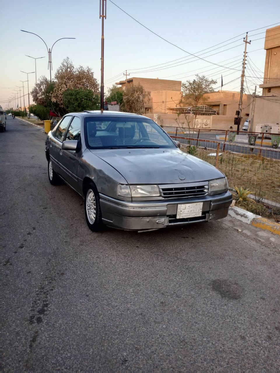 السلام عليكم اوبل فكترا طرف ثالث شرط وكاله  سياره حلوه وكاعده نضيفه كير ومحرك مكفولات مال حاويه صبغ عام لجماليه منضومه زنون داخل نضيف سلايد روف شغال للبيع سعر 19 وبيه مجال بسيط ديالى بلدروز ***********
