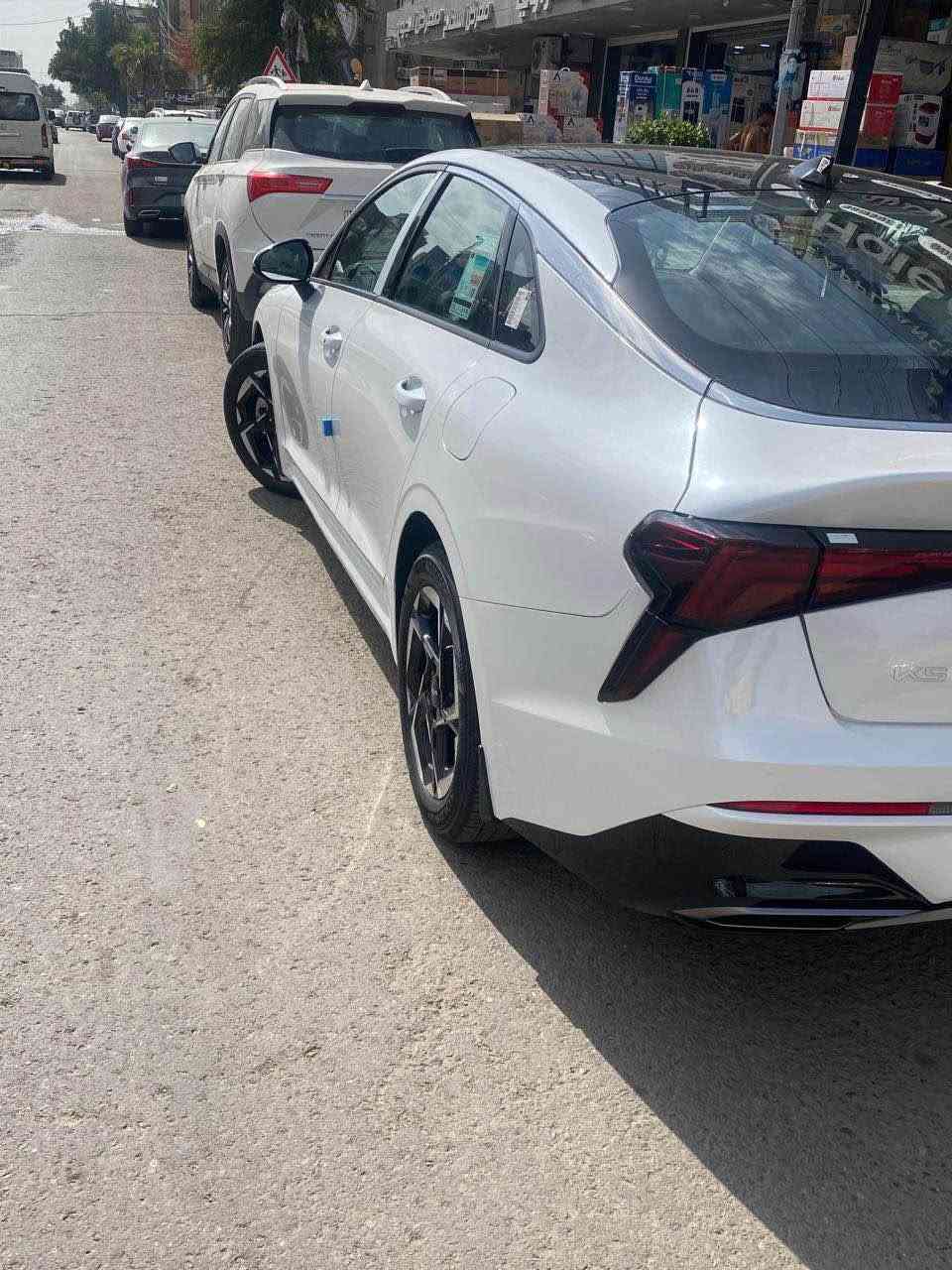 ‏K5 (كي فايف) 2024 كامل مواصفات20.300$👀
اقرا المنشور حبايب 👇🏻

الموديل 2024. (خليجي ) 

المحرك : 2.5. 4سلندر (كير 8 سرعات)

مكفوله كفاله عامه ماشيه 30  

 مواصفات للسياره

بنراما 

دخول ذكي(بصمة) +تشغيل عن بعد

شاشة ابل كار بلي مع كاميرا اصلية

حساسات امامية خلفية

عداد سرعة ديجتل متصل مع الشاشة

المصابيح الامامية زنون+LED

مقعد كهرباء

مرايا جانبي كهرباء

فول تحكم ستيرن+كروس سرعة

تبريد شاشة مناخ منفصل

تبريد قطعتين

درايف مود 4 وضعيات 

ويل كب حجم 17  

 تحويل مباشر 
♠️سعر جوه السوك 👌🏻203.000
دفترين و300$وبيها مجال حك الجية 
اتصال فقط  ما جاوب خاص 

***********
مكاني بغداد الرمادي, الأنبار
