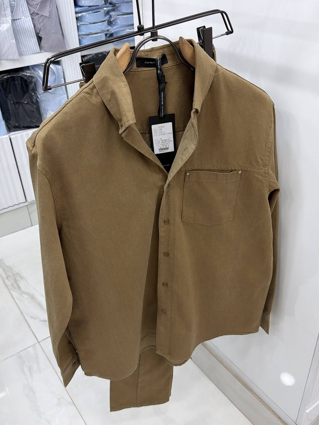 ⁨	علق بـ تم لمعرفة السعر 🤎👋🏼
سوت صيفي بــ 3 الوان 
القياسات m L xl xxl 3xl
طول البنطرون من ١٠٠⁩⁩

نص مكتوب في الصور:
- هوة هذا الصح