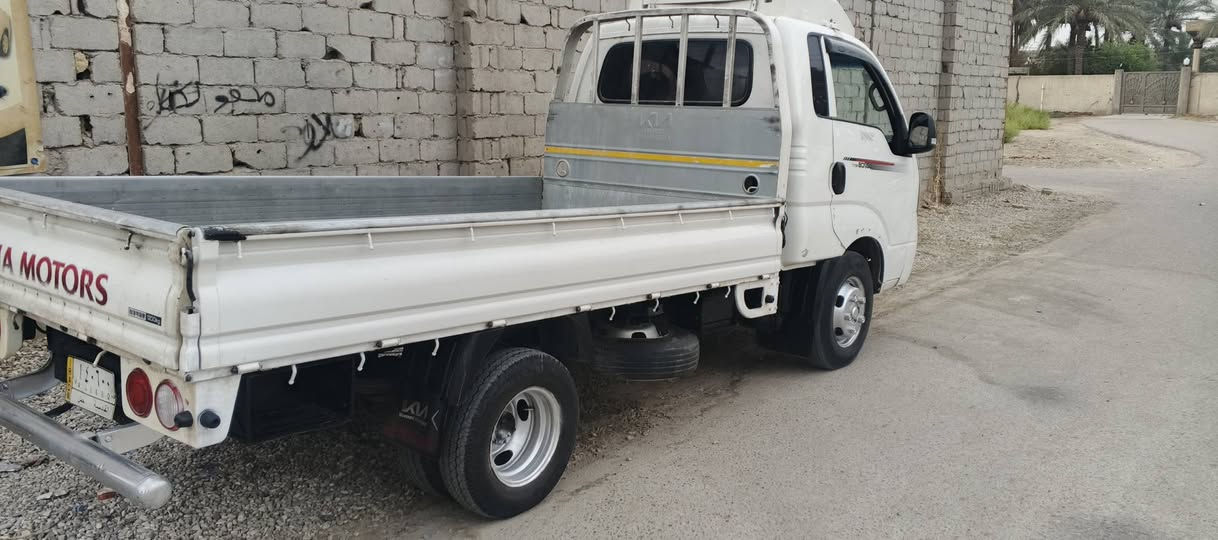 سلام عليكم
كيا فحل للبيع موديل 19 رقم قادسيه الماني تخم تاير جديد شاصي مكفول كير محرك جدد سياره بيها طخطخات بسيطه وبيها صبغ العنوان بابل الشوملي الاتصال

السعر 125 بيها مجال 

***********
