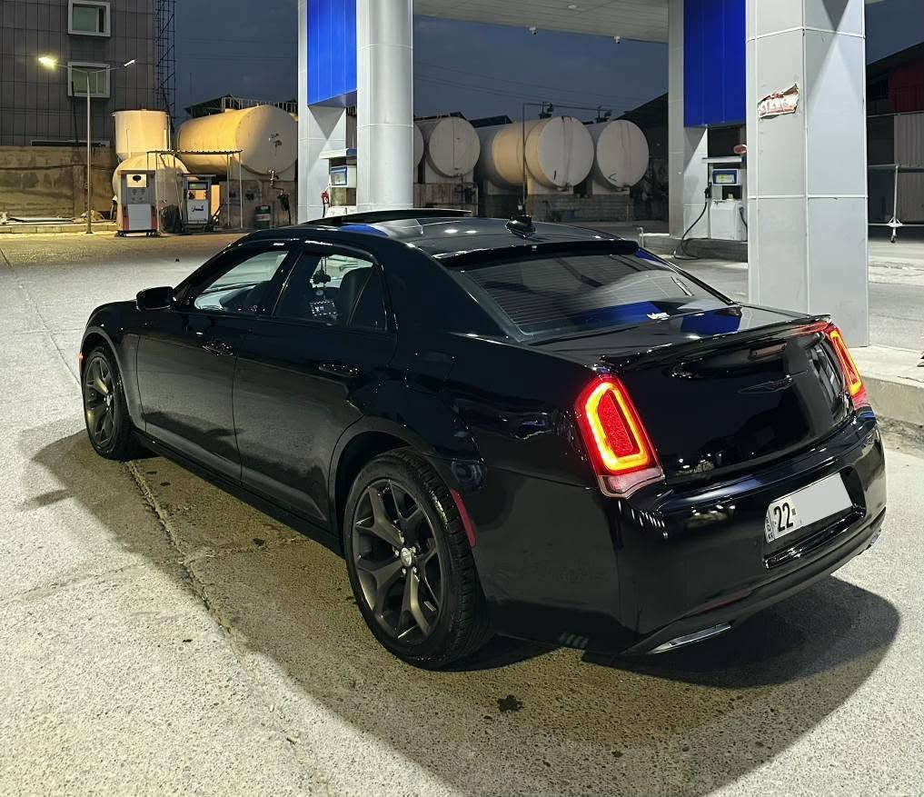 Chrysler 300 S 2022 Black 3.6L V6
اوباما كرايسلر

المواصفات فول الفول ما عدا رادار امامي

الضرر صبغ دعاميه وتعديل بارد للجاملغات الخلفيه واضح بلصور
بدون ايرباك بدون دواخل
السياره نظيفه كلش 

گير ومكينه بشرط 
ماشيه 88 الف كيلو متر  

مكان السيارة اربيل
السيارة بأسمي ورقم اربيل 
السعر 293 ورقه
 
رقمي
***********
*********** أربيل, العراق
