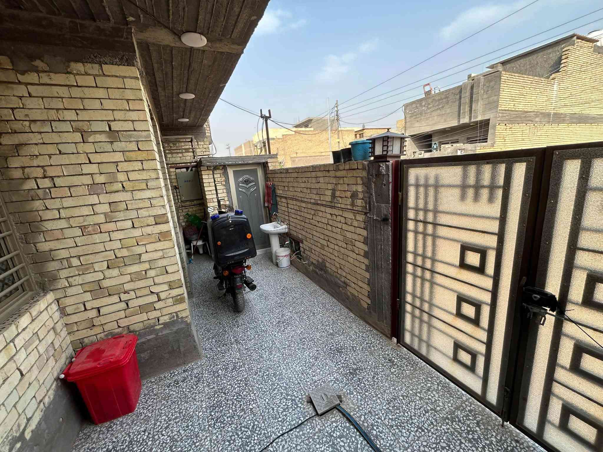 الحسينه نفط • ١٥٠م • ٦ غرف