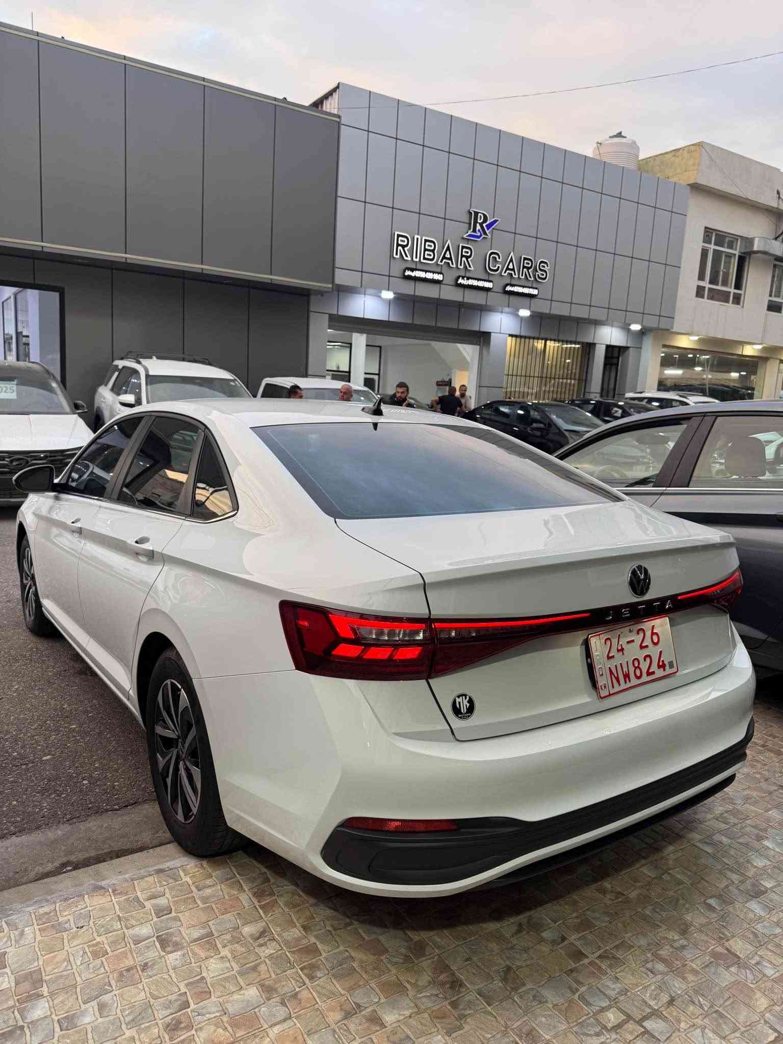 Volkswagen Jetta 2025 
جيتا موديل 2025 
مواصفات S 
صبخ جملخ و باب بدون دواخل ايرباك ستيرن سيستم
ماشية 9 الف كير محرك رادار بشرط 
السعر 150 ورقة شوية مجال 
***********☎️ دهوك, العراق
