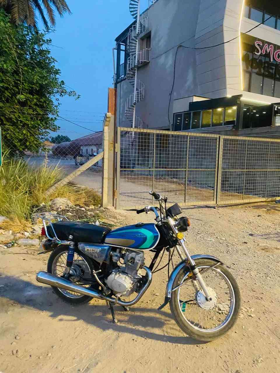 سلام عليكم درجة لبيع كامله موديل 25نامه مكان المفرك السعر 600وبيه مجال ***********
