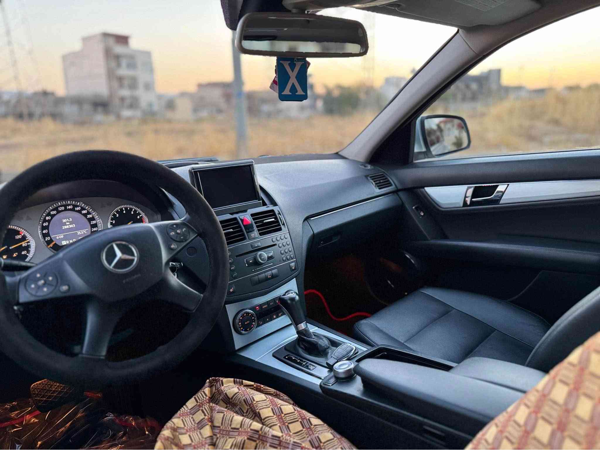 بە ناوی خوای گەورە و میهرەبان مارسیدیس بێنز C280 2010گێر ئۆتۆماتیک ٦ پستۆن مەکینە مەرغوب بێ سەرەتایە کۆدی بۆ کراوە بە ناوی خۆمانەوەیە لۆک لۆکە بێ بۆیاغ  بێ کاڵ بونەوە لەسەر دەقی شەریکە ماوەتەوە کوشن جلدد لۆک کوشن کارەبا تەبرید مەرکەزی شاشە گەورە سەیارەکە بەس ماشاللەی ئەوێ گیرومەکینەی بەشەرت زۆر تازەو جوان ماوەتەوە چوار تایەو ویلی لۆکی لە ژیرە تەبریدی مەزبوت هەموو گیانی بەشەرت سەیارەکە لە جوانیا تاکە مالی دۆستە سعر 88 گەلاو مەعامەلەیەکی کەم  گۆرینەوەش ئەکەم بە شتێ بە دڵم بێ شوین سلیمانی رقم تلفون 🤍***********🤍***********🤍 بنجوين, السليمانية

