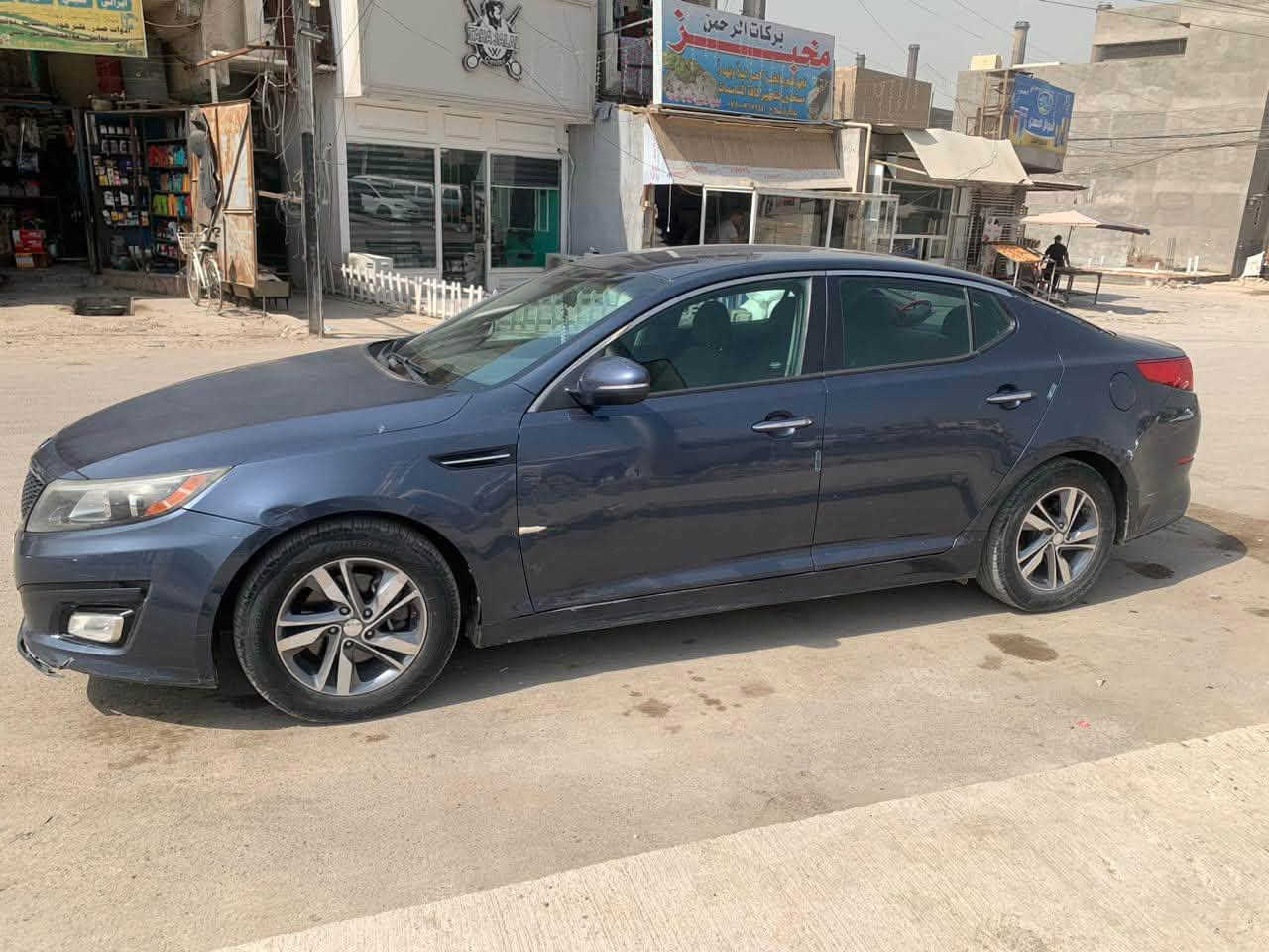 السلام عليكم
اوبتما ٢٠١٥ للبيع 
 وارد امريكي حادثها جاملغ عكس السايق مبدل والبنيد جارد ومصبوغ 
وبيها باردين سياره كامله ومرتبه. 

وباسمي تحويل ثاني يوم

 السعر ١٠٣$ وبيها مجال بسيط للشراي
***********
