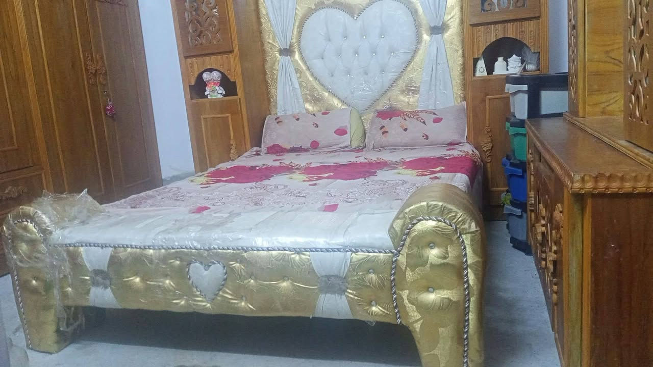 غرفة كاملة • للبيع