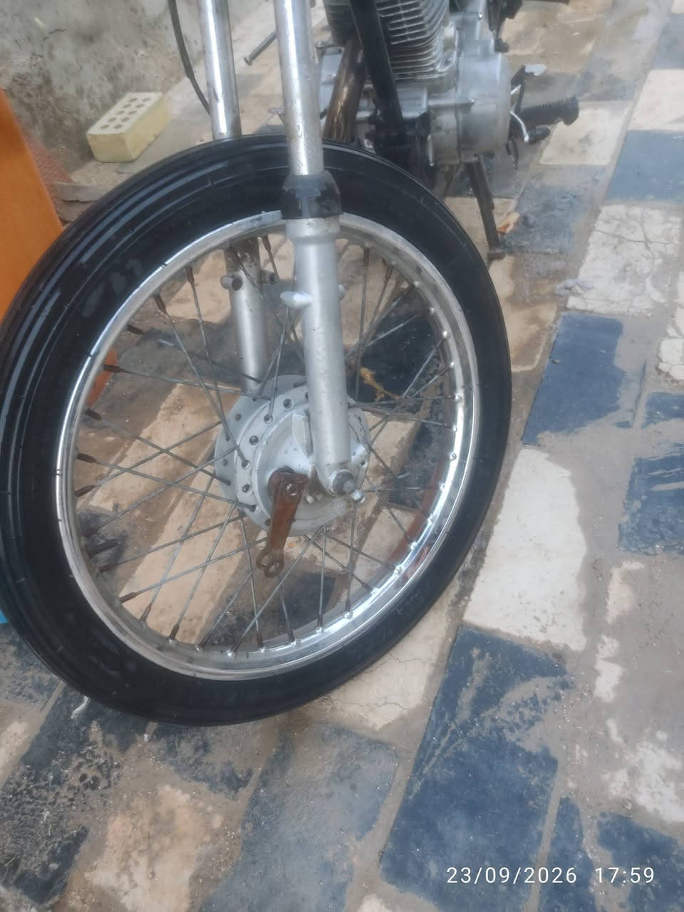 اربعه گير مال شغل شرط تاخذك واترجعك 
موديل 2015 اصوليه وكيلهه بالخان 
سعر 375الف تواصل خاص
نجف  🖊

نص مكتوب في الصور:
- 23/09/2026 17:59
- 23/09/2026 18:00