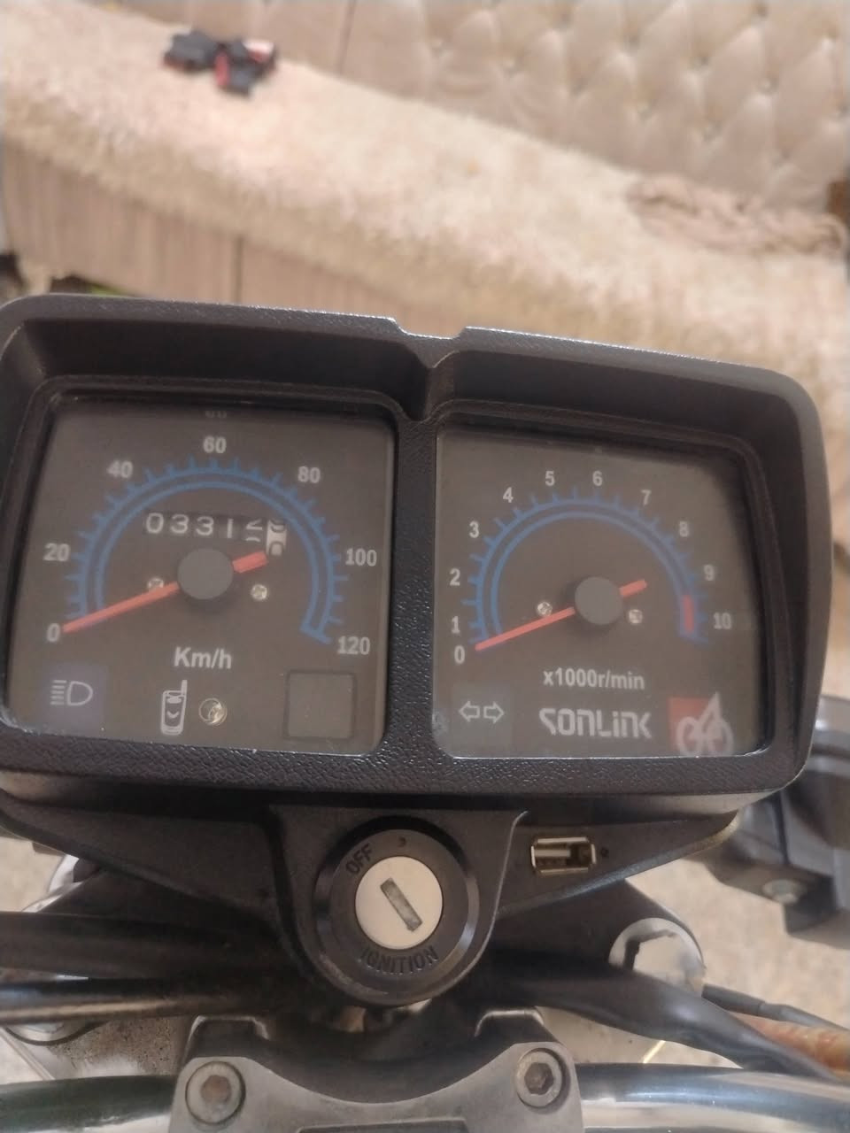 اسلام عليك 👋 شباب دراجه سونلك 2025 فقط مكنه 
امبدله محطوط مال نامي ابرو 2020 دراجه كلها بلاديه بشرط فقط محركها امبدل نامي ابرو كهربائيات كلها شغاله اشاير رباعي بكلايت خلفي علامه مال رقم لايت عالي ناصي سكنات كلها شغاله بلشرط دهن ماتذب ملاحضه الدراجه هستوني مجفتها جديد بلشرط دهن الاصلي مخلي سويج بلاي بشرط سعرها 430مجال بصيط لشراي مو شراي لاينطي سعر منيه وليكسر بسعر يسمع كلام مايليق بي تفاصيل كلها موجود اقره ونتصل حيالله الشراي واسف عل اطاله ***********
