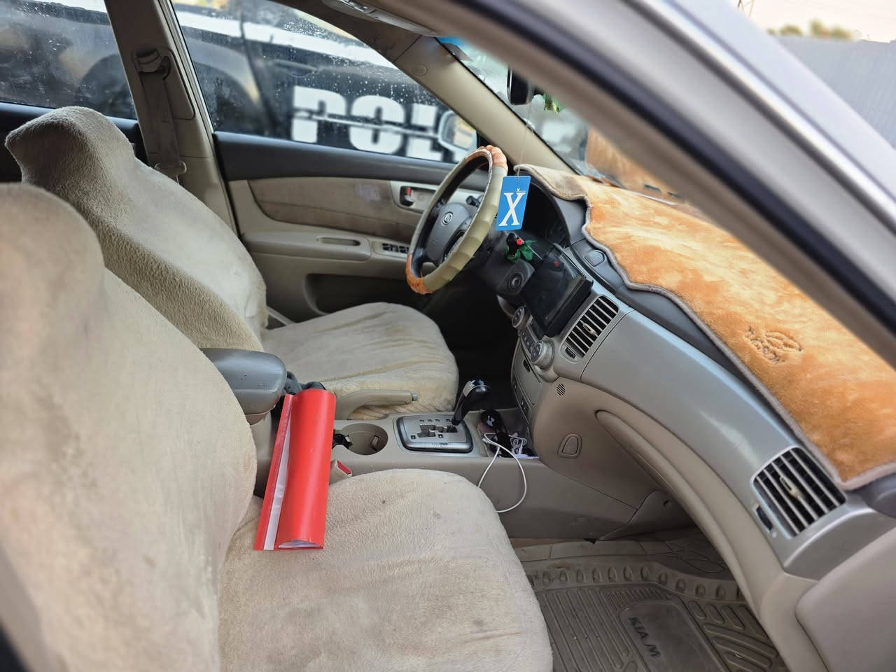 السلام عليكم سياره ابتيمه وارد امريكي مكينه  2400موديل 2006سياره جاهزه تخم تاير باتري جديد تبريد سياره سعر 100 بيه مجال بسمي سياره عليه ادامه كامله ما تحتاج الف ذب عليه مكان البدير رقم ***********

