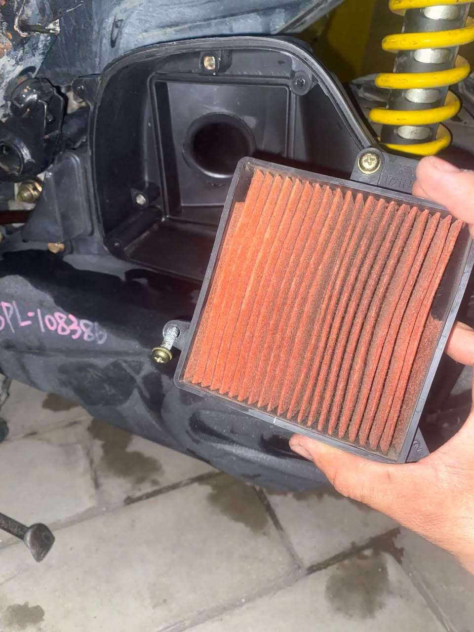 سلام عليكم كامكو جي فور للبيع
مكينة 150cc. مكينة حديثه v2 
مشدوده جديده المكينة اول تبديلة دهن الها بعدها بالجيس
شرط شلعه ومعدل وفلتر شوته جديد ونكره سلف 
كهربائيات كلها كامله مكمله عوزها فقظ كفرات وكشن وتنفيس البريك الكدام 
كيجات كلها شغاله 
دراجه تخم تاير حاويه  دبلات جدد نضافة المكينه ١٠٠٪؜ كفاله 

حتى شخاطه مال سلف مختومه كامكو بيها 
السعر خاص او اتصل ***********

مكاني كوفة السهلة - قرب مسجد السهلة
