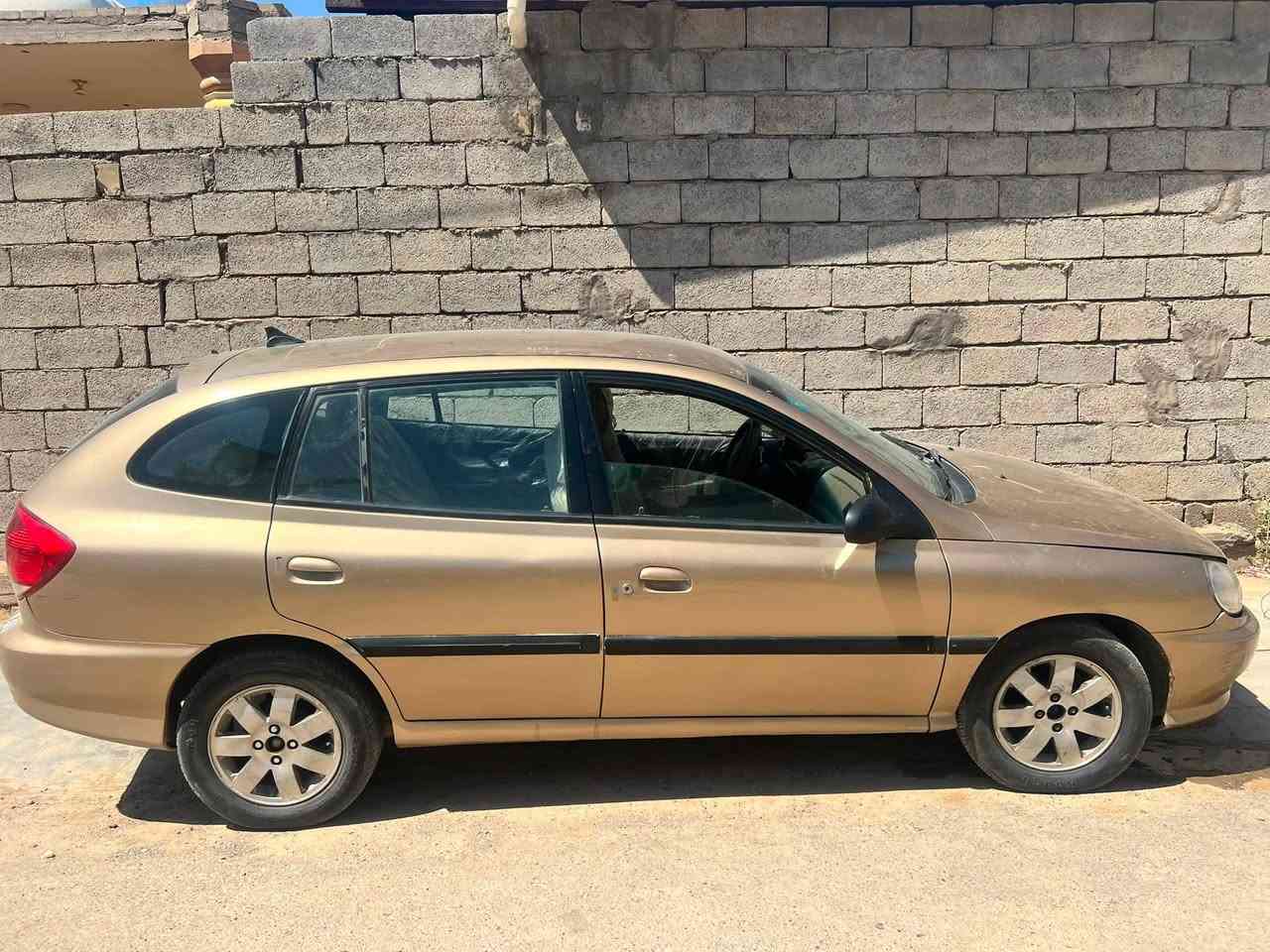 السلام عليكم سياره كيه ريو مو ديل 2002كير محرك صدر حداديه تخم تاير 
باسمي السيارة سيارة مال جناي العنوان بغداد بسمائه الرقم ***********وتساب  بي
