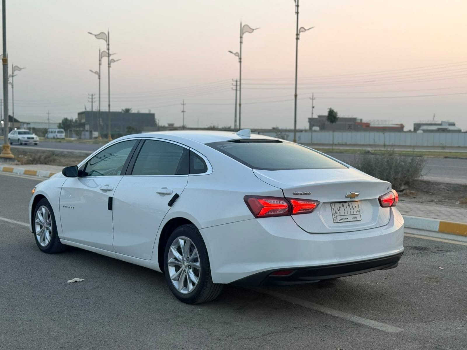 شيفروليت ماليبو ابيض 2020 

وارد امريكي 

مواصفات فول عدى فتحه LT 

سياره بيها جاملغ خلفي وقبغ جنطه 🛑

رقم بغداد معوقين 

سياره جديده واحلى من الصور وشرط ما متعوبه 

السعر 88$ مجال بسيط

واسط الصويره 
***********
