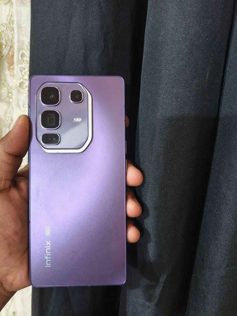 ‏أنفنكس نوت 50 برو بلس 5G جهاز فلاكشب معالج 8350  ببجي 120 فريم. شاشه 144 هيرتز. كامرا جداً راقيه 100X شاحن 100 واط بس شاحنه بطارية 100 نظافه 100 سعره 450
رقمي واتساب فقط ***********
