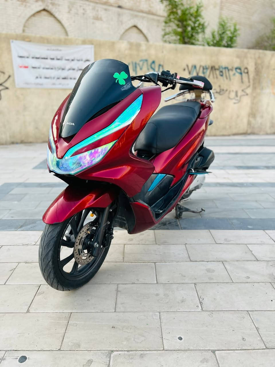 السلام عليكم دراجه pcx جيل الثالث ياباني  مكينه 150  دراجه مكفوله كفاله عامه مال رمبه حساس ازدحام حساس ستان تتدفئة بل يدات لد أمام لد خلفي مكينه برغي ممفتوح بيه شلعه معدل فول مال جناي دراجه تتعب تكول جديده ماشيه 27 حقيقي على ايدي كتلوكات الرمبه بيه السعر مليون 850 وبيه مجال العنوان بغداد ‭***********‬ الهاتف
