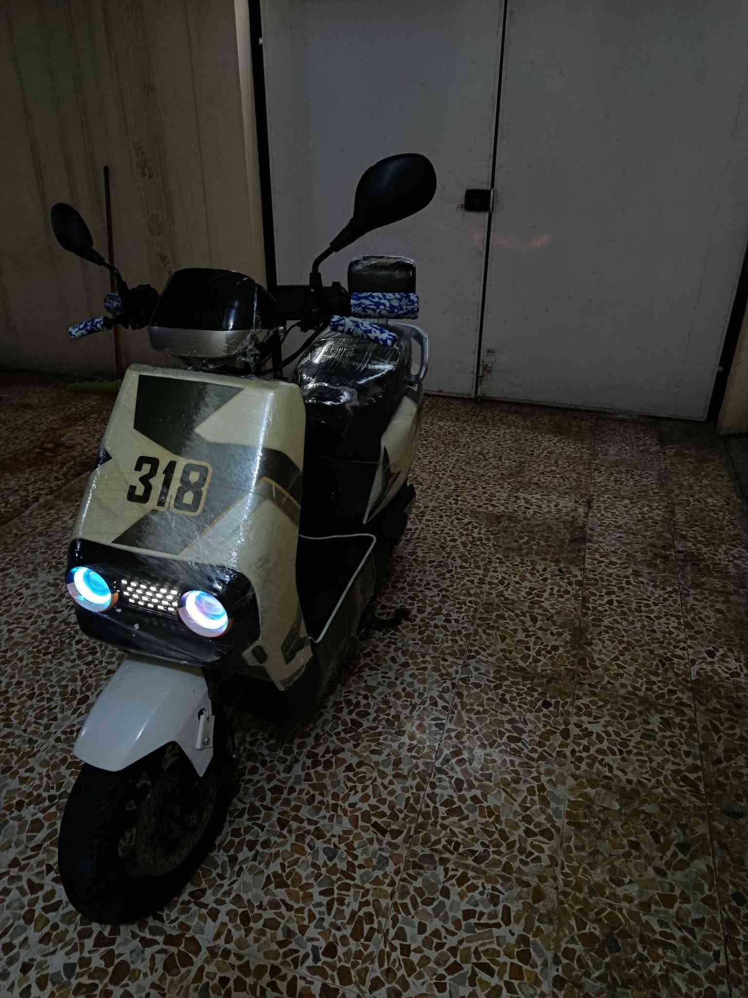 هاذا المطور للبيع مستعمل 50 يوم واريد ابيعو سعر 600 وبي مجال للتواصل اكذر هاذا رقمي ***********.    وهذا الاسيه ***********
