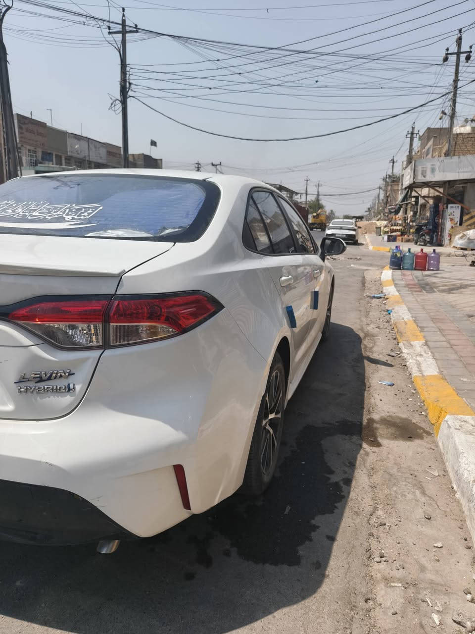 السلام عليكم من رخصت الادمن كورلا موديل 24 خليجية تجميع السيارة مكفولة من الصبغ والتبديل والبارد قطعتين تبريد داخل جلد لونين فول مواصفات كشن كهرباء راداد ماشية 30 الف مكينة وكير مكفولات رقم بغداد بسمي  بيها بعض الملاحضات بيها رصعة وباقية على وضعها بالصندوك و شخط بالباب معروضة ب148 وبيها مجال بسيط مكانها بغداد الاتصال على الرقم ***********
