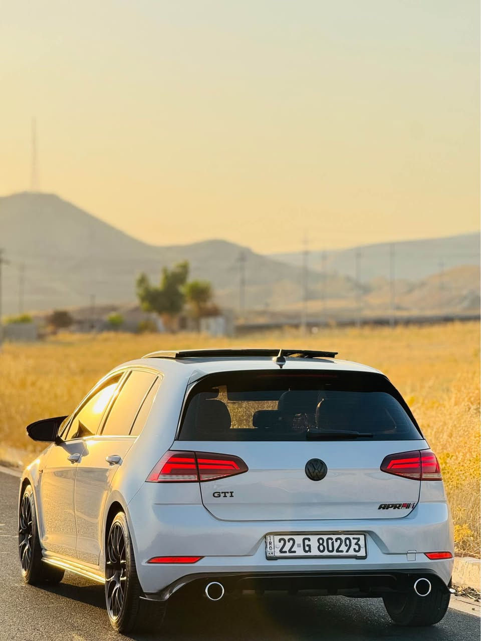 Golf gti 2021 
فول فول مواسەفات 
رەنگی سمۆک 
پانۆراما-بەسمە-کوشن هیتەر-درایڤ مۆد-کوشن جلد و  هیتەر-ڕادار -افلەنجە سپۆرت -زۆر مواسەفاتی ترر
سەیارەکە ستۆکە -مەکینەی نەکراوەتەوە بە شەرت- بەردی گزۆزۆ بەشەرت-هیچ خەلەلی کارەبای نیە ڕادار هەموو بەشەرت -ڕادێتەی بیلادیە حەماوە بە شەرت 
بۆنیت و چاملخی سبوخە-بێ ناوگرتن 
ئێڕباگ بەس شان سیستەمە 
500$غرامە لەسەرە دوای معمەلە دەتدەمەوە 
١٤٣ مجالەکی زۆر کەم 
*********** كويسينجاك, أربيل

