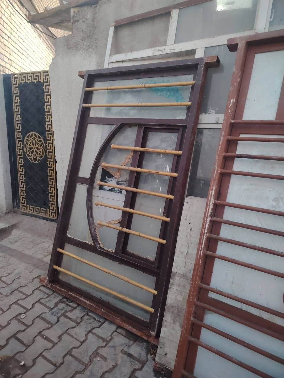 باب ابو الشباج عدد 2
شبابيك عدد 2
باب عدد 1 
ديكور،حديث
حديد ثكيل شغل درجه اولئ،
وبيهن حتا جام
مستعجل علئ،البيع 
 السعر الحالي  850 الف
نضافه فول 
مكاني بغداد جكوك
رقم وتساب او اتصال
***********
