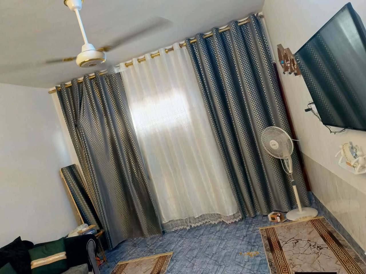 السلام عليكم
بيت 60 متر للبيع طابقين  طابو زراعي سند 25
الطابق الاول هول ومطبخ وصحيات 
الطابق الثاني غرفه نوم كبيره مع مخزن صغير 
نقصه الارضيه فقط
كامل خدمات مي مينكطع وكهرباء وبصف التبليط 
قريب للشارع العام مال دوانم  
شارع واثق قرب جامع القدوس 

السعر 42 وبي مجال 

للاستفسار واتس ***********

